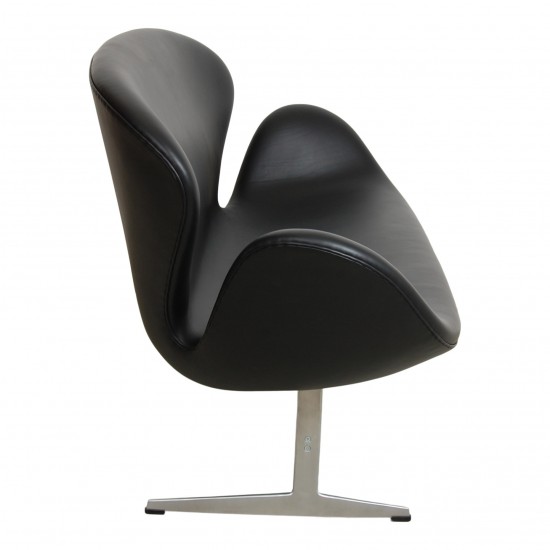 Arne Jacobsen Swan sofa in black leather