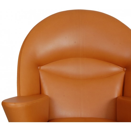 Hans Wegner Oculus Lounge chair reupholstered in cognac anilin leather