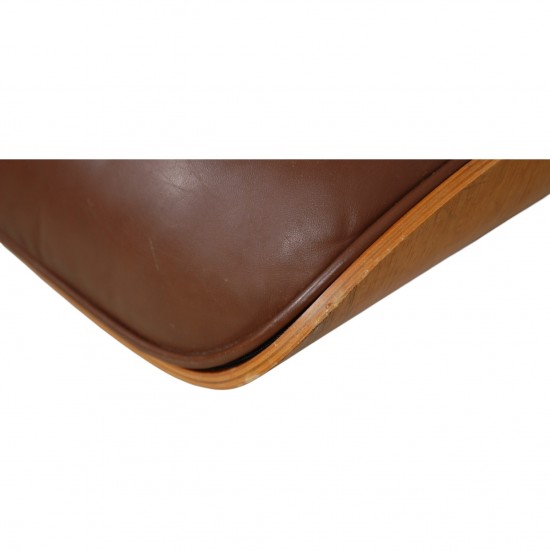 Charles Eames Lounge chair ottoman i brun læder