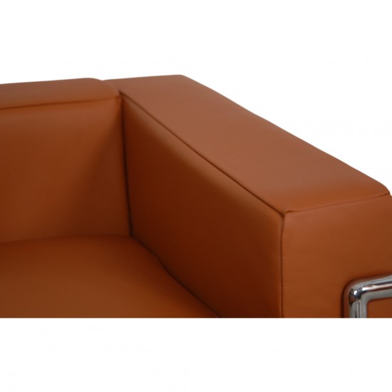 Le Corbusier LC2 lænestol betrukket med cognac bizon læder