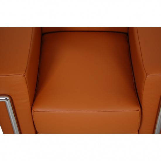 Le Corbusier LC2 lænestol betrukket med cognac bizon læder