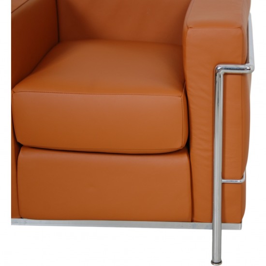 Le Corbusier LC2 lænestol betrukket med cognac bizon læder