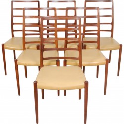 Set of 6 NO Møller Model 82 chairs in rosewood