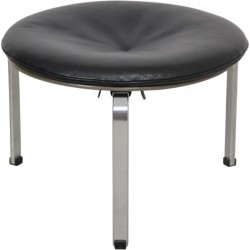 Poul Kjærholm PK33 skammel i sort aura læder