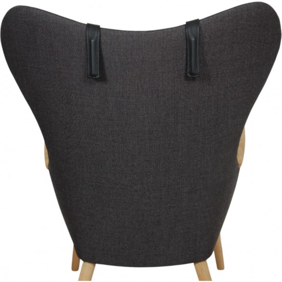 Hans Wegner Mama Bear stol i gråt stof