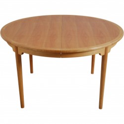 Hans Wegner CH76a China table of cherry wood