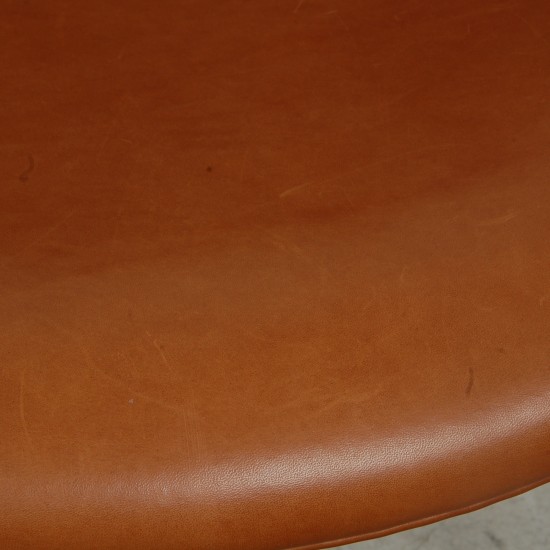 Arne Jacobsen Gryde stol i cognac anilin læder