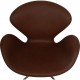 Arne Jacobsen Svane stol nybetrukket med Mokka Classic læder