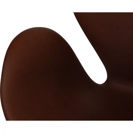 Arne Jacobsen Svane stol nybetrukket med Mokka Classic læder