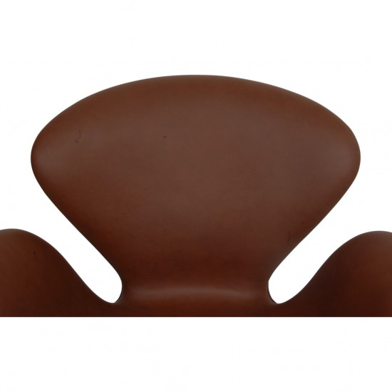 Arne Jacobsen Svane stol nybetrukket med Mokka Classic læder