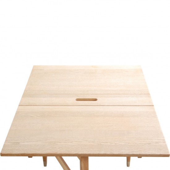 Danske møbel: Foldebord af egetræ