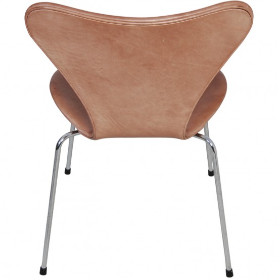 Sæt af 3 Arne Jacobsen Syver stole i patineret brun anilin læder