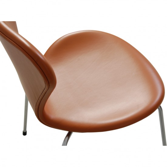 Sæt af 6 Arne Jacobsen Syver stole nybetrukket med whisky classic læder