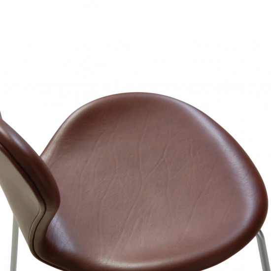 Sæt af 6 Arne Jacobsen Syver stole i mokka classic læder