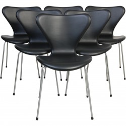 Sæt af 6 Arne Jacobsen Syver stol i sort Classic læder