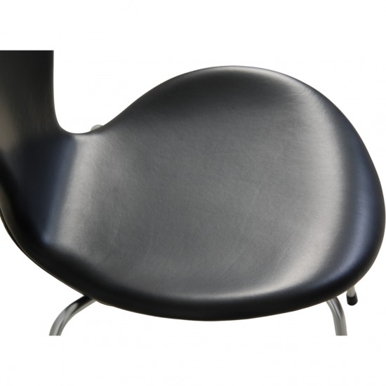 Sæt af 6 Arne Jacobsen Syver stol i sort Classic læder