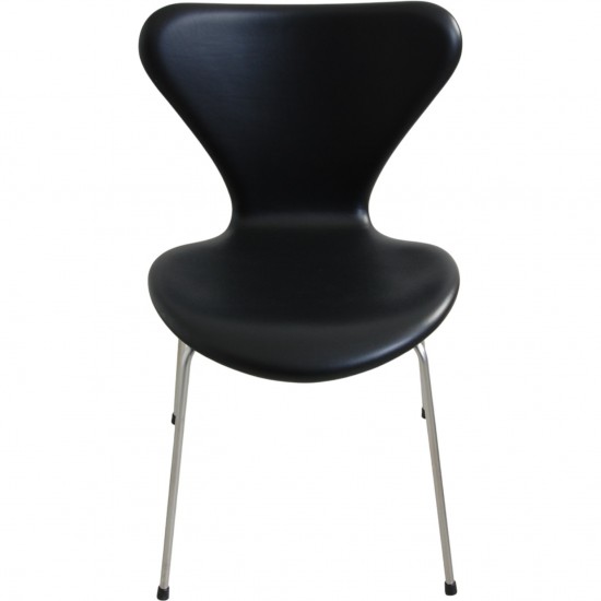 Sæt af 6 Arne Jacobsen Syver stol i sort Classic læder
