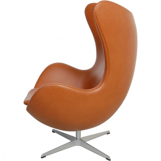 Arne Jacobsen Ægget stol nybetrukket med valnød classic læder