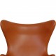 Arne Jacobsen Ægget stol nybetrukket med valnød classic læder