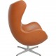Arne Jacobsen Ægget stol nybetrukket med valnød classic læder