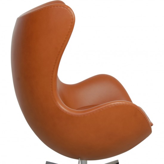 Arne Jacobsen Ægget stol nybetrukket med valnød classic læder