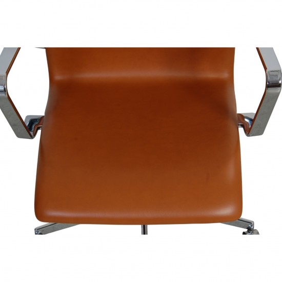 Arne Jacobsen Oxford mellemhøj kontorstol nybetrukket i valnød classic læder