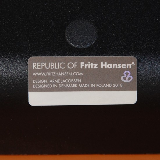 Arne Jacobsen Oxford mellemhøj kontorstol nybetrukket med Whisky classic læder