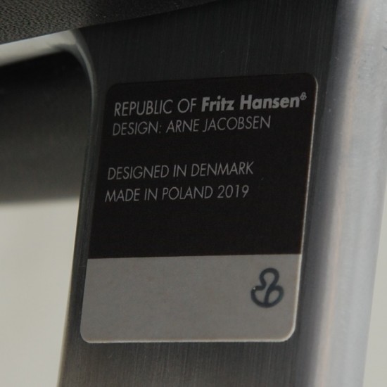 Arne Jacobsen Svane sofa i sort Grace læder 2019