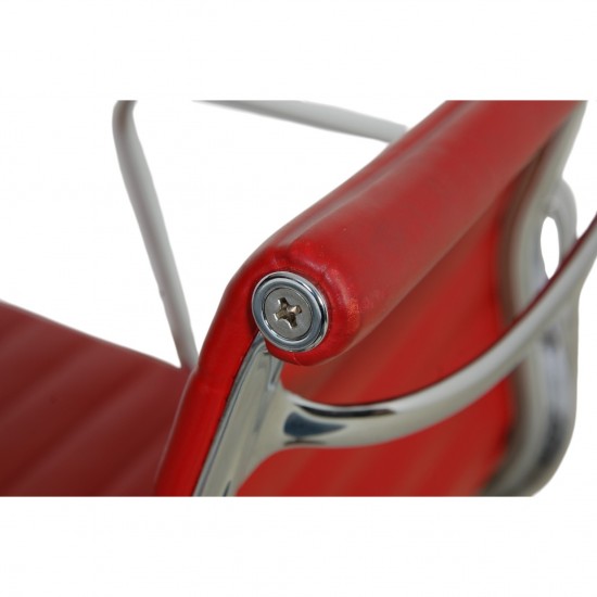 Charles Eames Ea-117 kontorstol i rødt læder