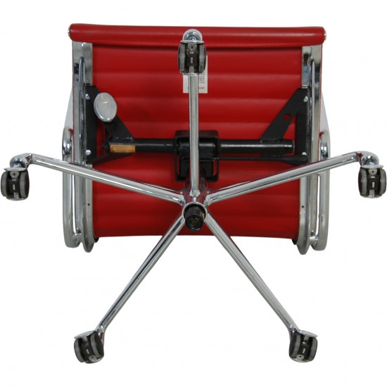 Charles Eames Ea-117 kontorstol i rødt læder