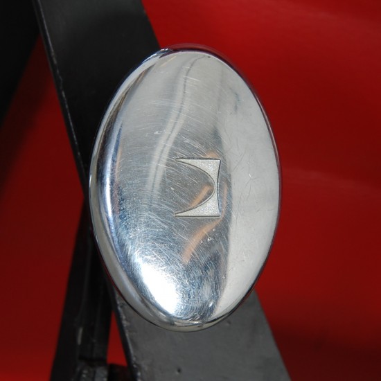 Charles Eames Ea-117 kontorstol i rødt læder