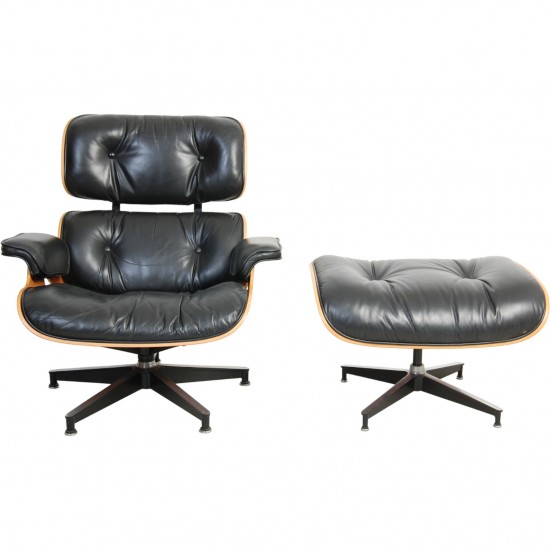 Charles Eames Lounge chair i sort læder 1990'erne