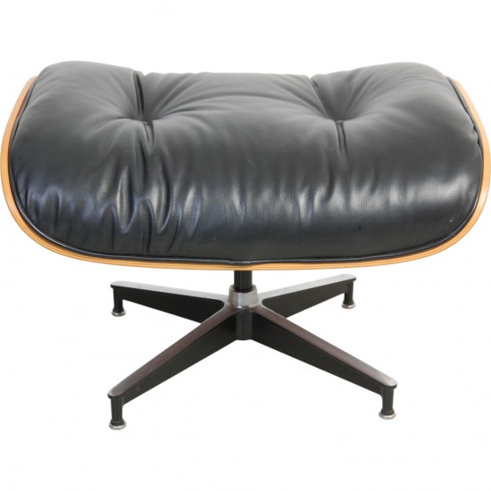 Charles Eames Lounge chair i sort læder 1990'erne