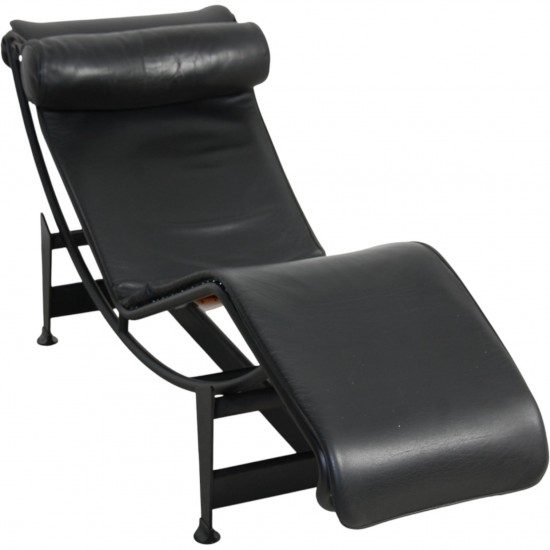 Le Corbusier LC4 chaiselongue i sort læder 2000'erne