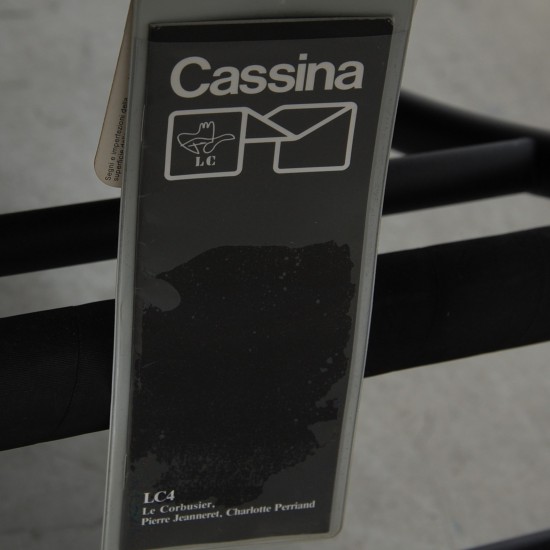 Le Corbusier LC4 chaiselongue i sort læder 2000'erne