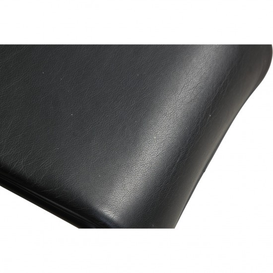 Le Corbusier LC4 chaiselongue i sort læder 2000'erne