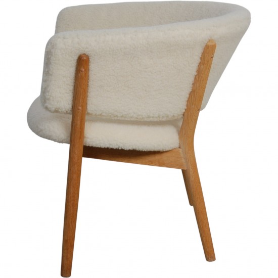 Nanna Ditzel Model 83 stol i lammeskind