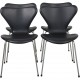 Arne Jacobsen sæt af fire Syver stole i sort classic læder