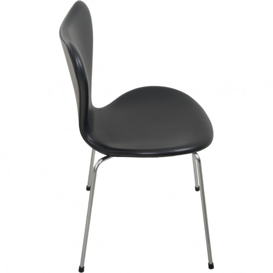 Arne Jacobsen sæt af fire Syver stole i sort classic læder