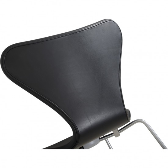 Arne Jacobsen sæt af fire Syver stole i sort classic læder