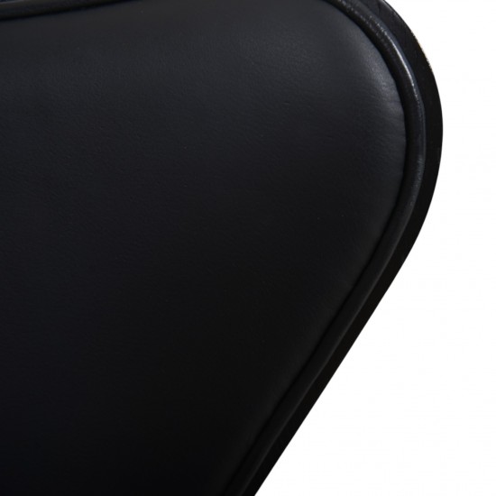 Arne Jacobsen 3207 Syver stol i sort Essential læder 2015