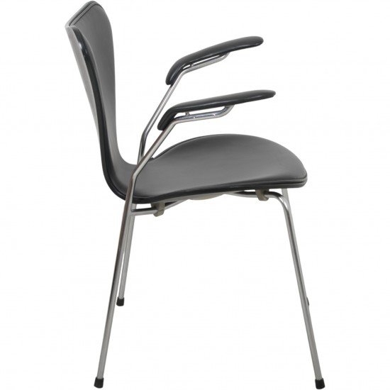 Arne Jacobsen 3207 Syver stol i sort Essential læder 2015