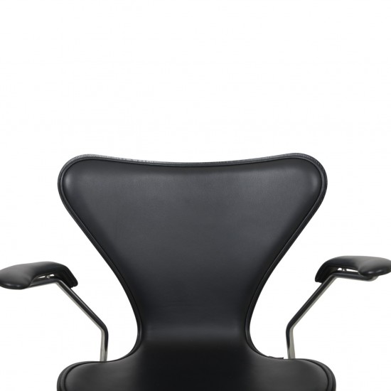 Arne Jacobsen 3207 Syver stol i sort Essential læder 2015