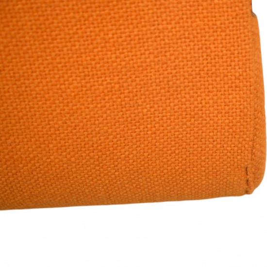 Arne Jacobsen 3243T medium ryg Oxford stol i gul Hallingdal 2006