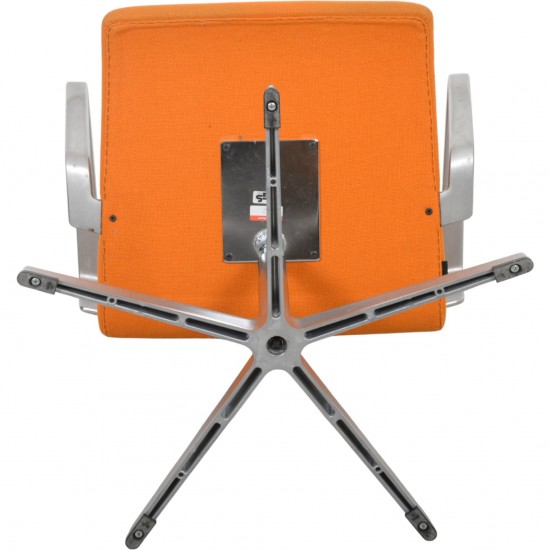 Arne Jacobsen 3243T medium ryg Oxford stol i gul Hallingdal 2006