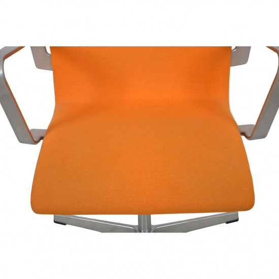 Arne Jacobsen 3243T medium ryg Oxford stol i gul Hallingdal 2006