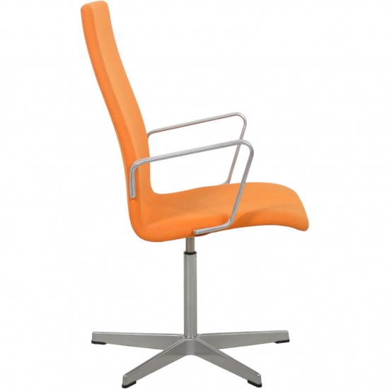 Arne Jacobsen 3243T medium ryg Oxford stol i gul Hallingdal 2006