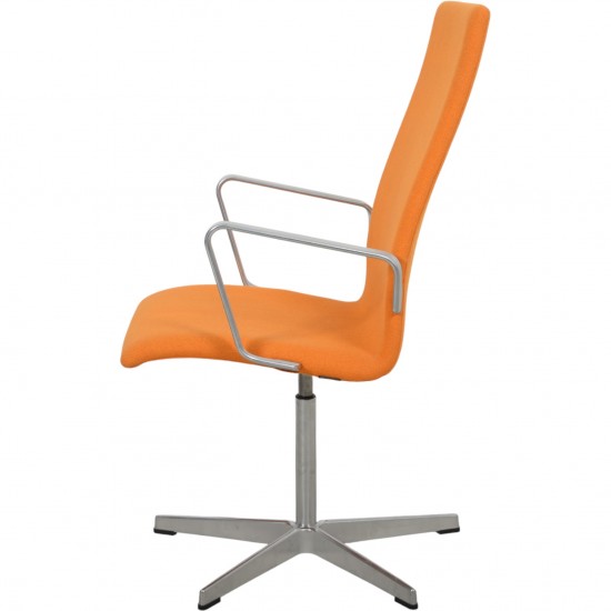 Arne Jacobsen 3243T medium ryg Oxford stol i gul Hallingdal 2006