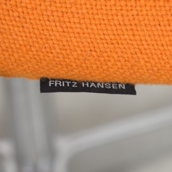 Arne Jacobsen 3243T medium ryg Oxford stol i gul Hallingdal 2006