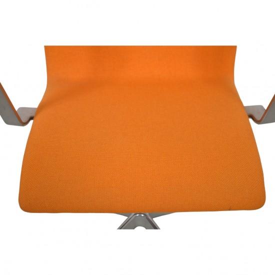 Arne Jacobsen 3243T medium ryg Oxford stol i gul Hallingdal 2006